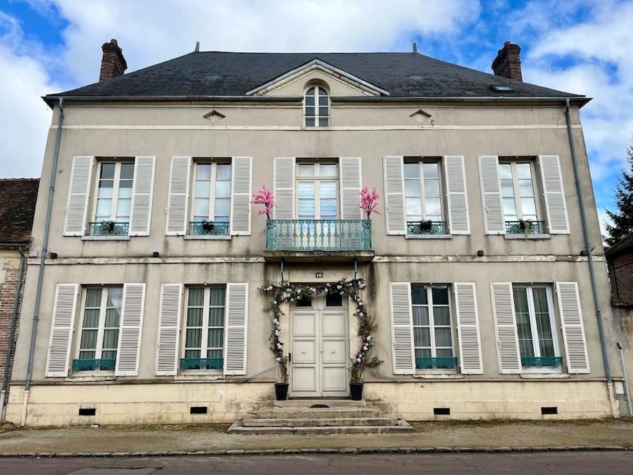 הוילה Villeneuve-sur-Yonne La Demeure De Margot - 24 Couchages מראה חיצוני תמונה